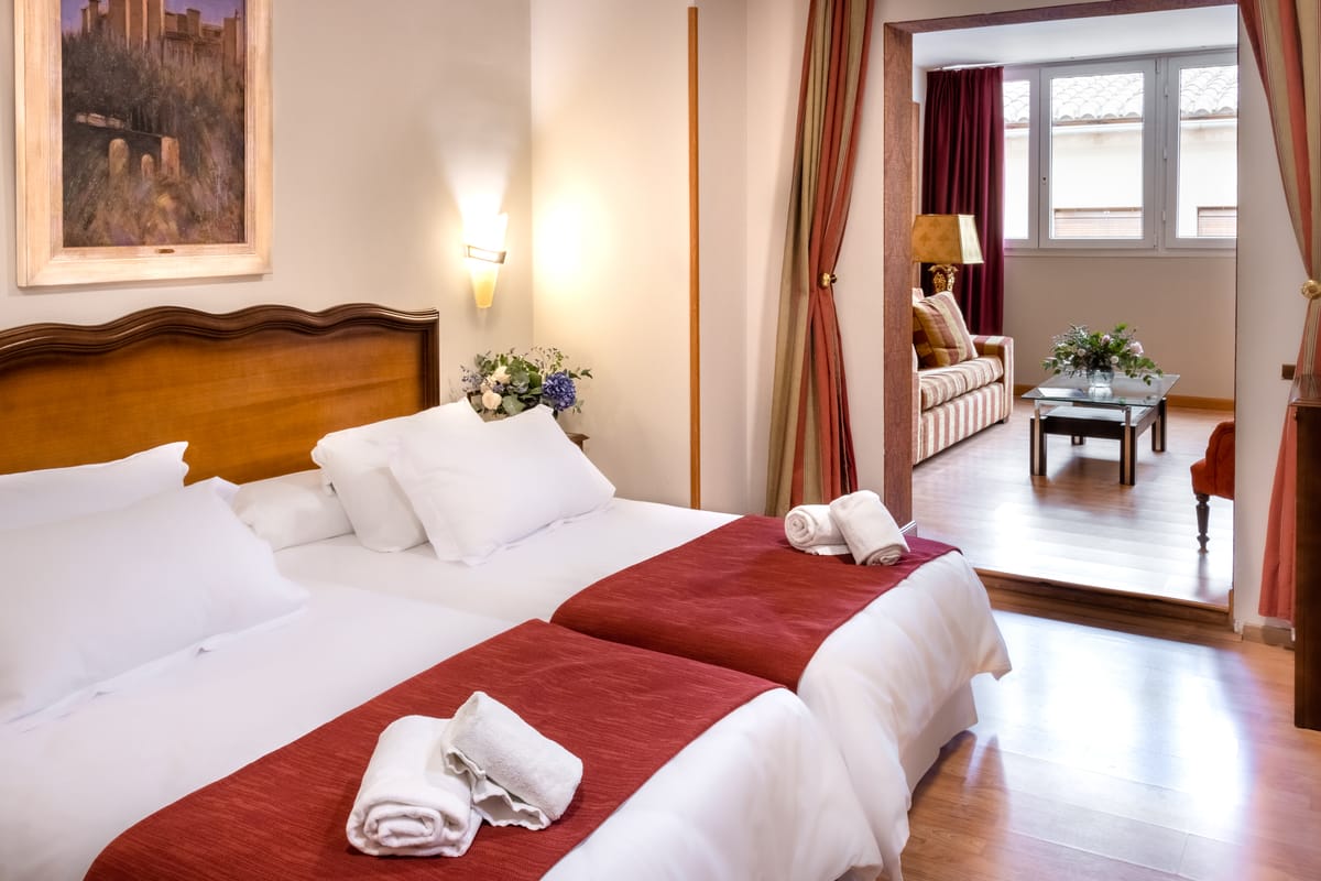 HOTEL REINA CRISTINA — 2