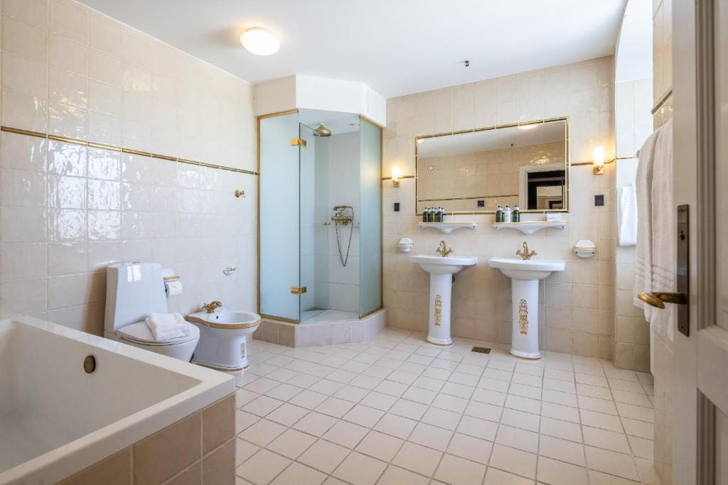 Hotel Royal — 2