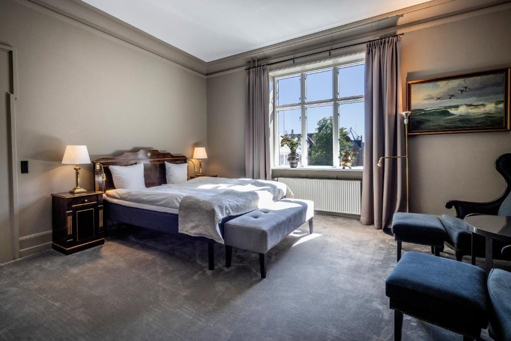 Hotel Royal — 5