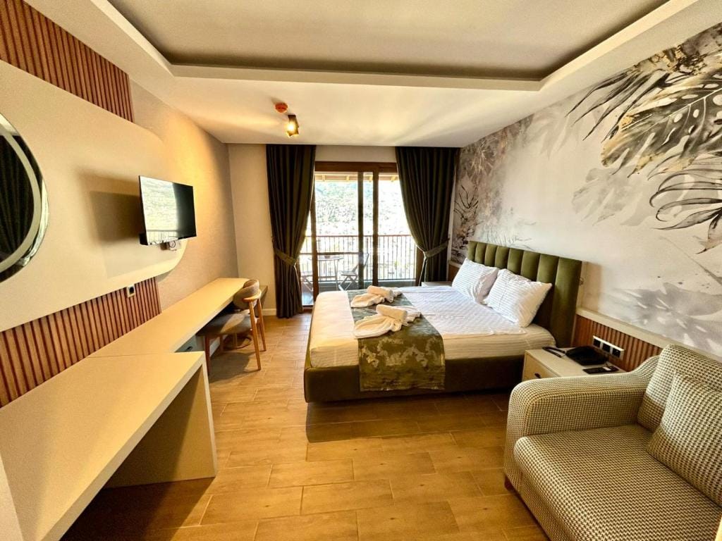 Castello By Mediterra Hotel — 1