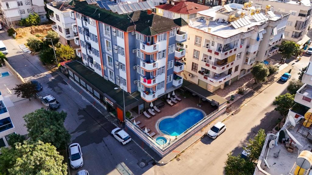 Cleopatra King Apart — 3