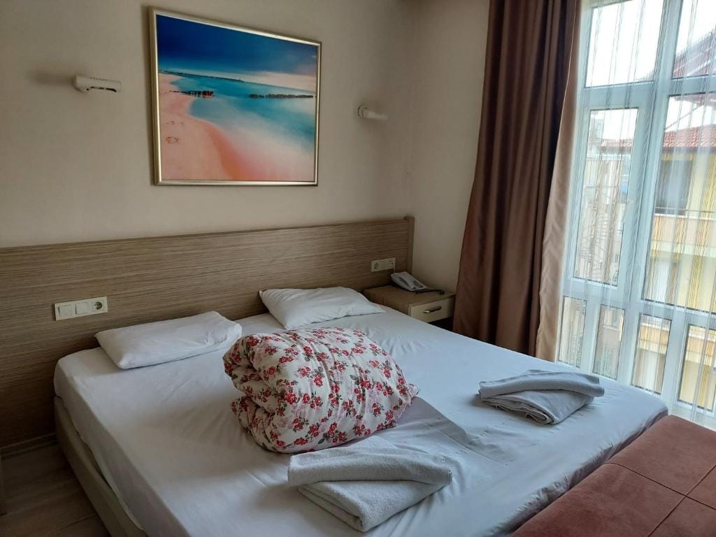 Larsens Suit Hotel — 2