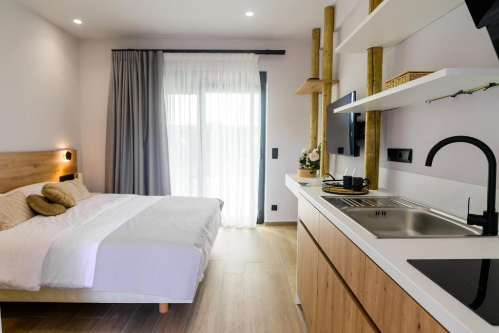 Aura Otto Luxury Living — 1