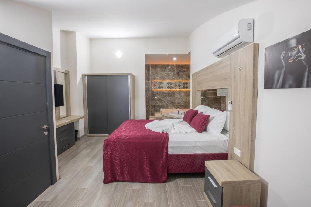 Elanis Suites — 2