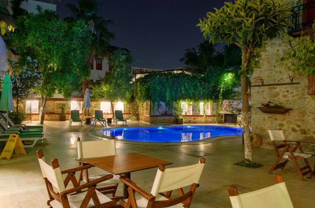 White Garden Hotel-Adult Only — 3