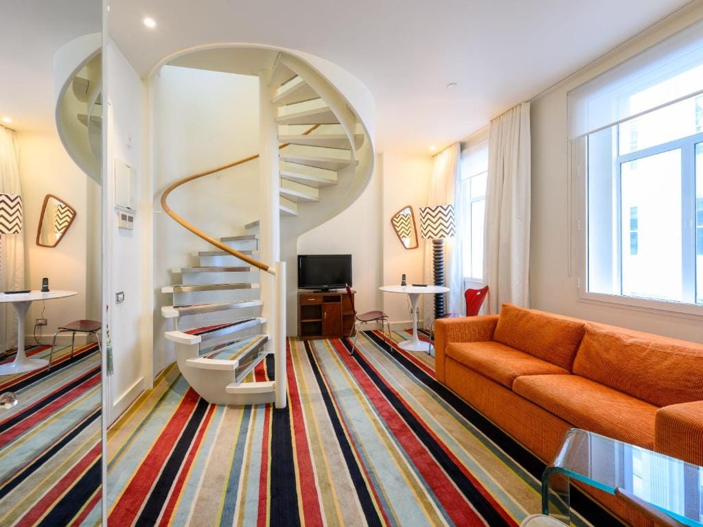 Hotel DeBrett — 2