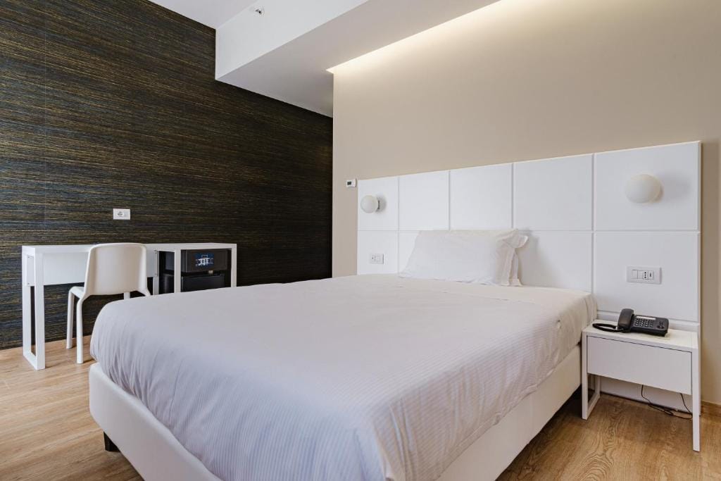 Hotel Boston — 2