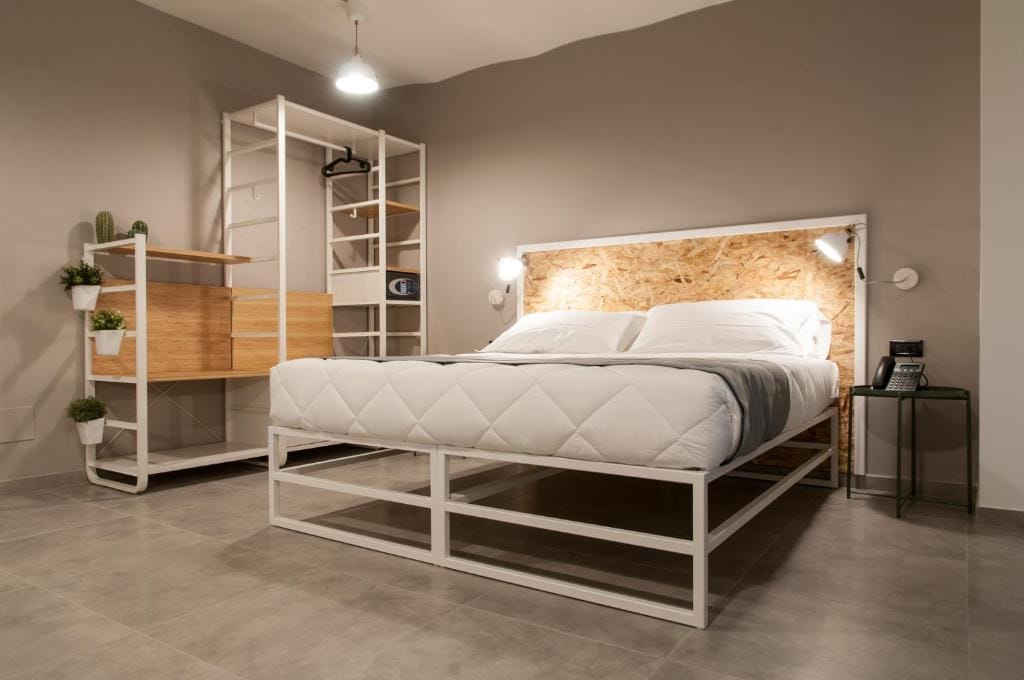IRON Hotel — 2
