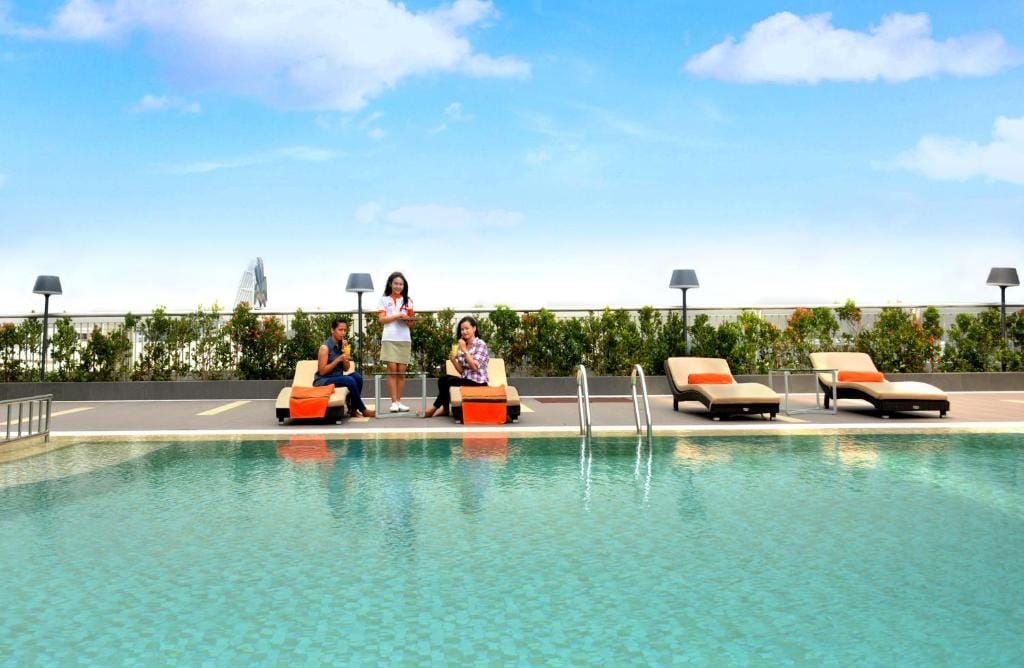 HARRIS Hotel & Conventions Bekasi — 4