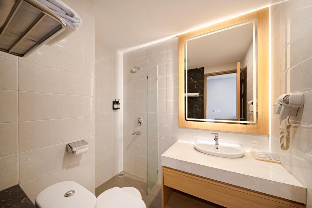 Metland Hotel Bekasi — 3