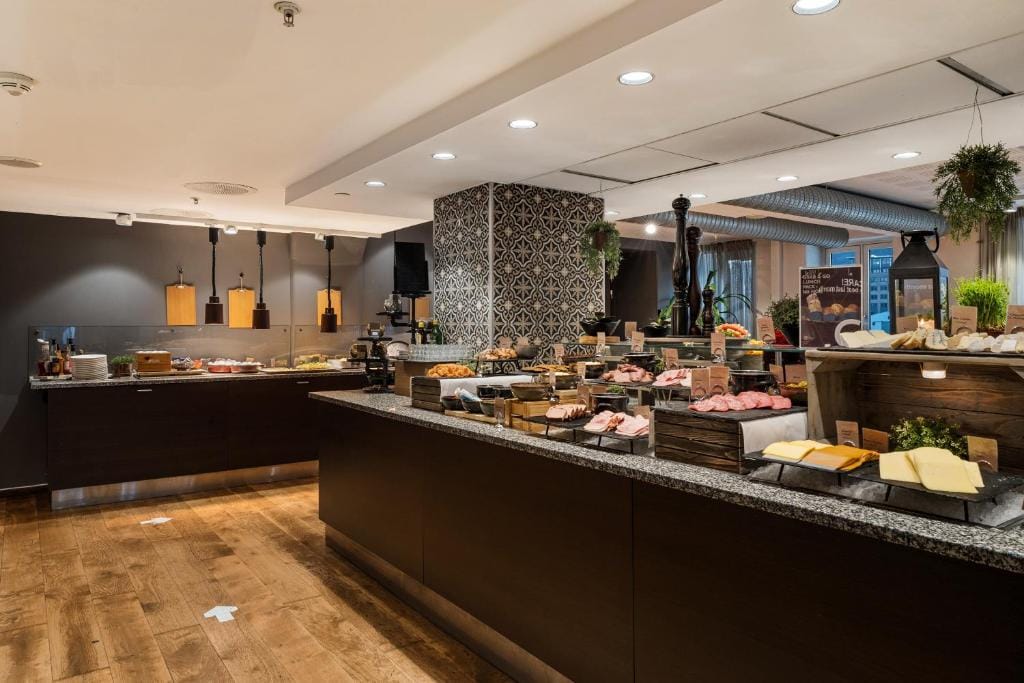 Clarion Hotel Admiral — 4