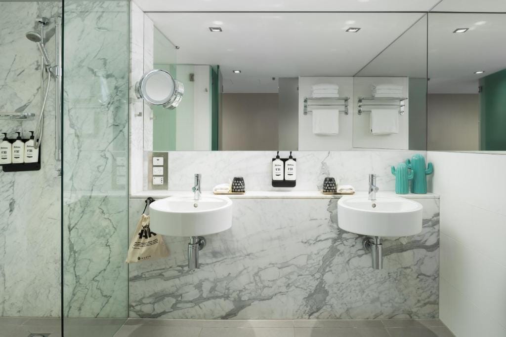 Ovolo Brisbane Fortitude Valley, a Wyndham Hotel — 3