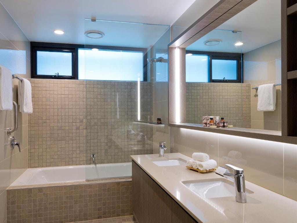 The Glen Hotel and Suites — 3