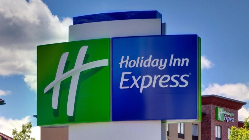 Holiday Inn Express & Suites Bronx - Barnabas area by IHG — 1