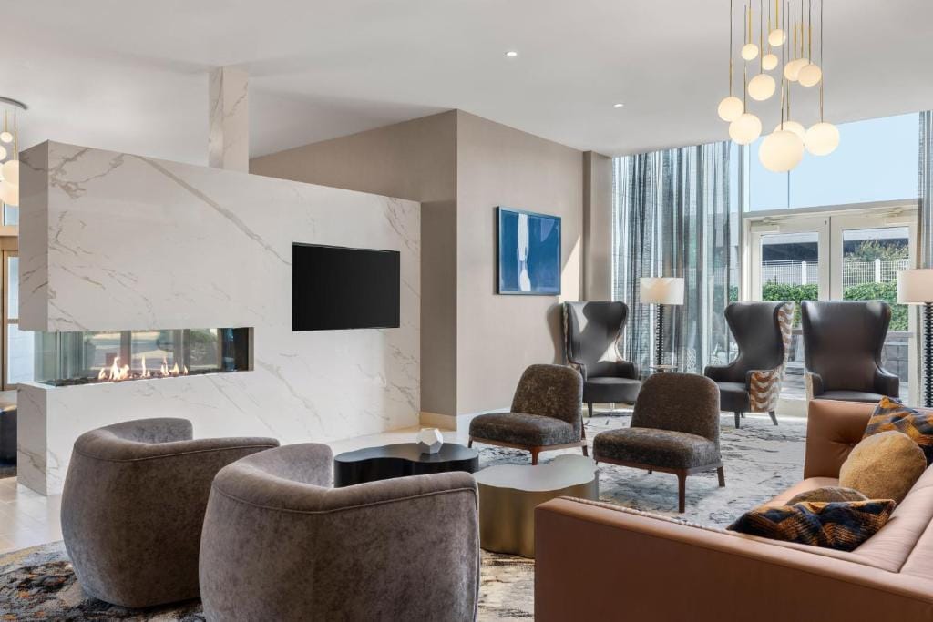Residence Inn by Marriott The Bronx at Metro Center Atrium — 5