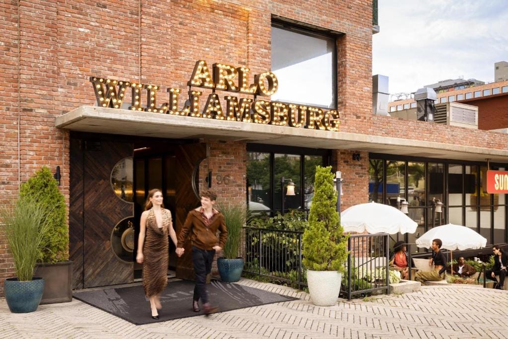 Arlo Williamsburg — 1