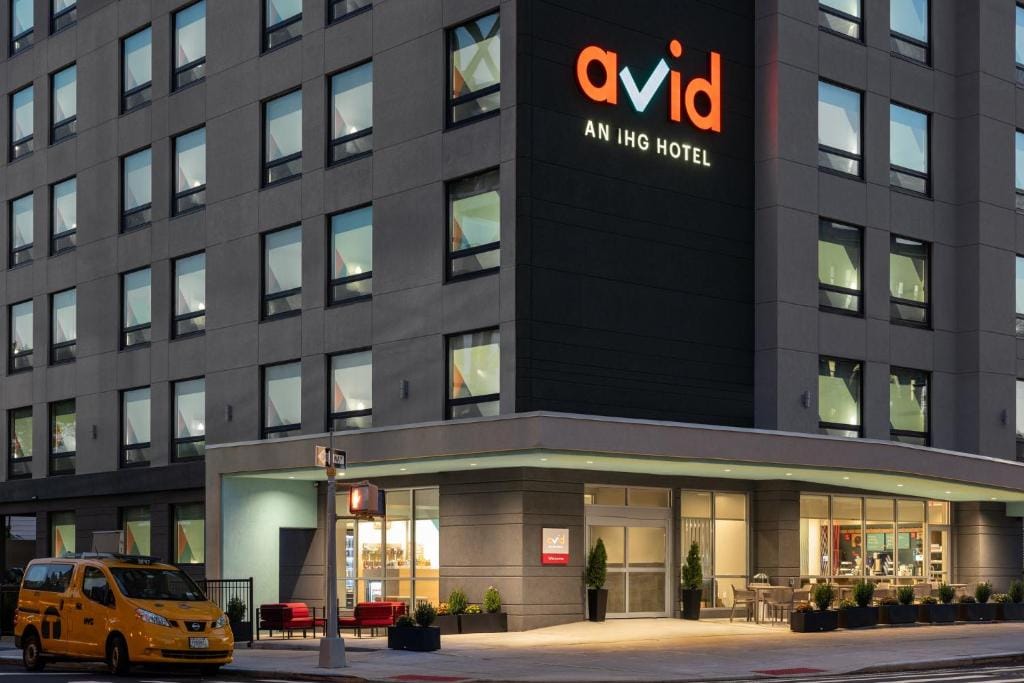 avid hotels - Brooklyn Dyker Heights by IHG — 1