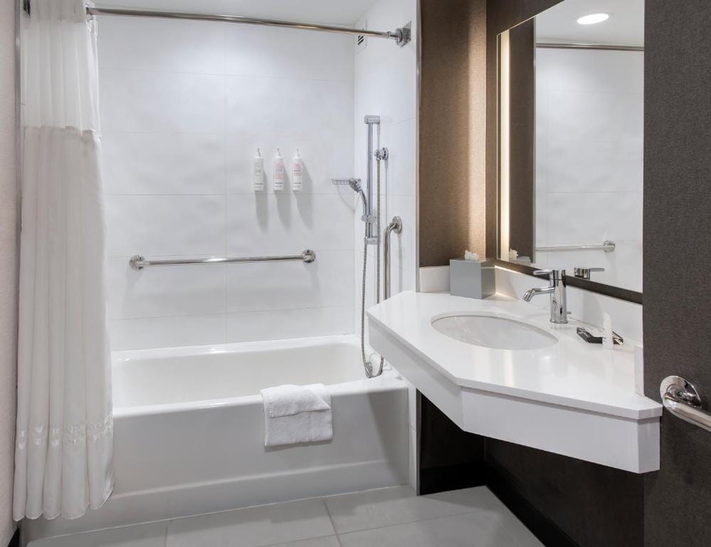 New York Marriott at the Brooklyn Bridge — 3