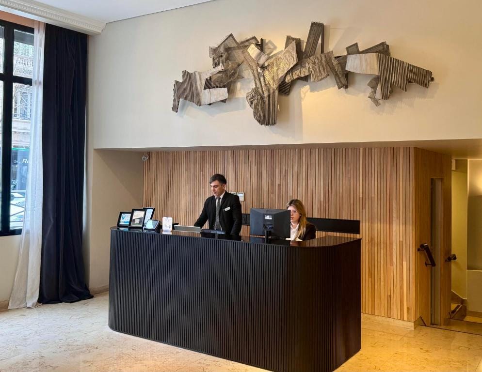 Carles Hotel — 2