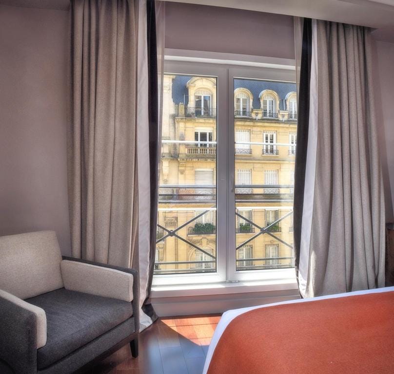 Carles Hotel — 3