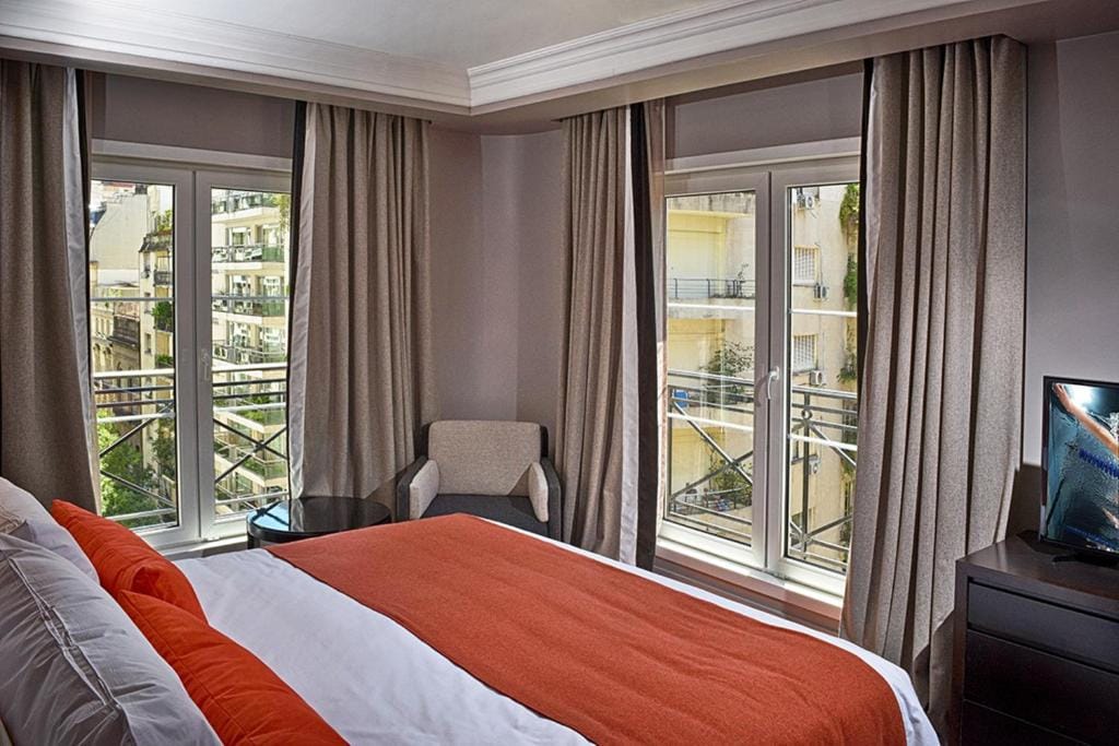 Carles Hotel — 5