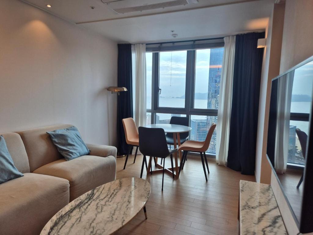 The solid residence - Elbon the stay by haeundae — 2