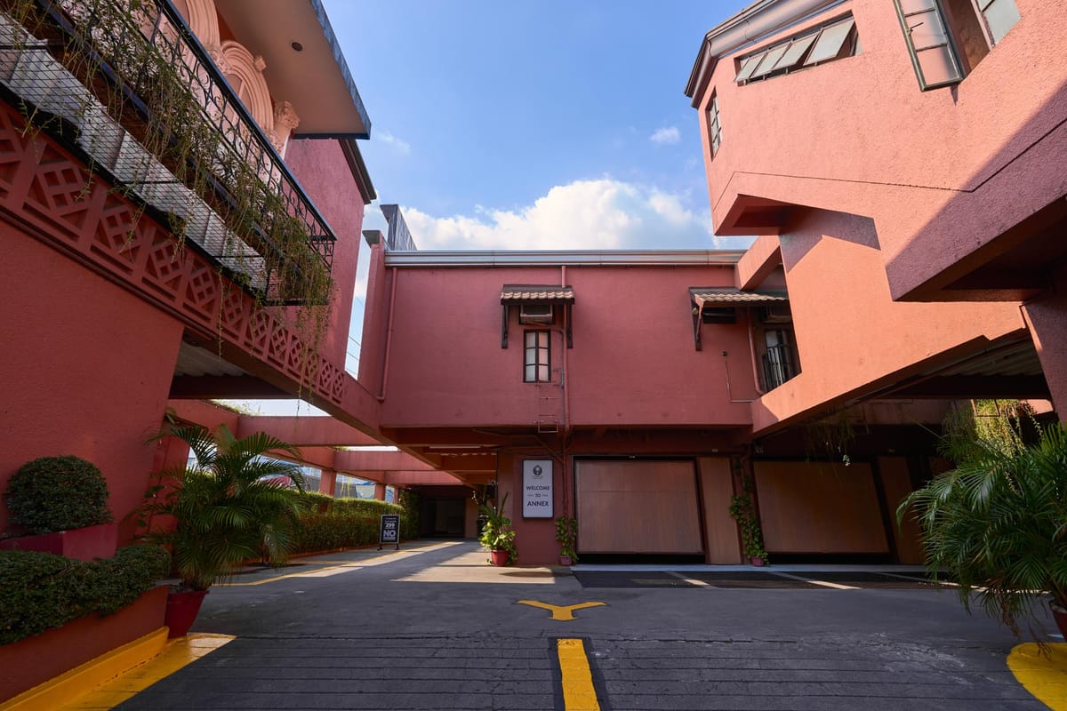 Victoria Court North Edsa — 4