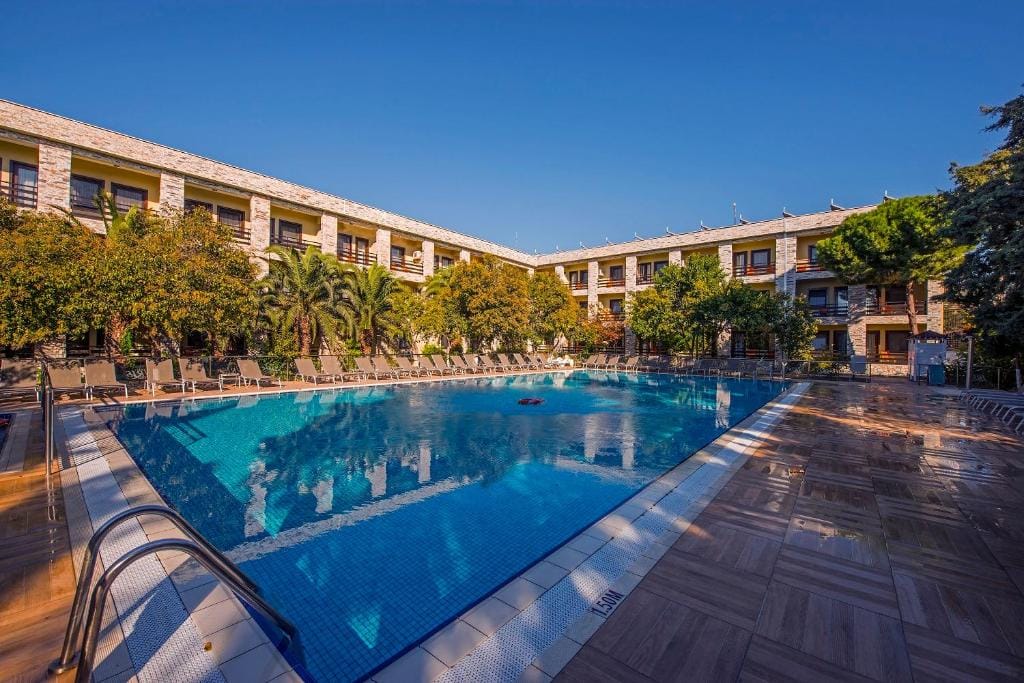 Iris Hotel & Spa