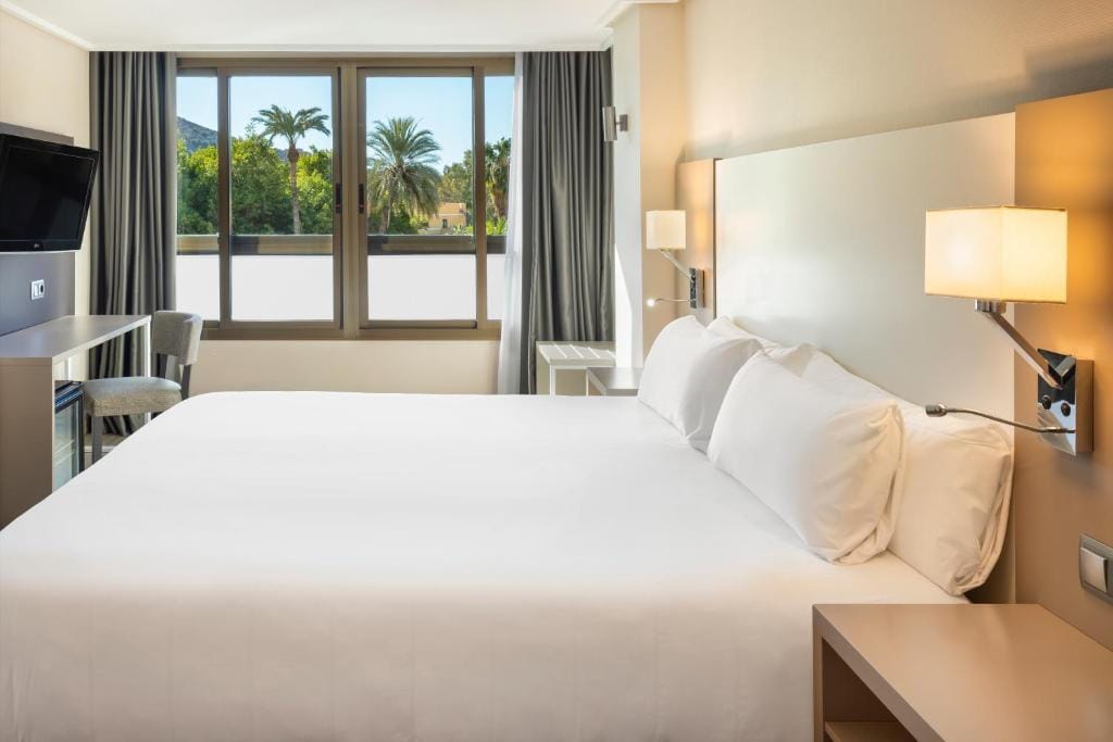 B&B HOTEL Cartagena Cartagonova — 1