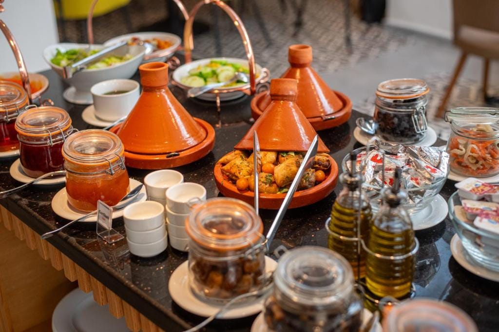 DownTown Hotel Maârif Casablanca By TSA — 5