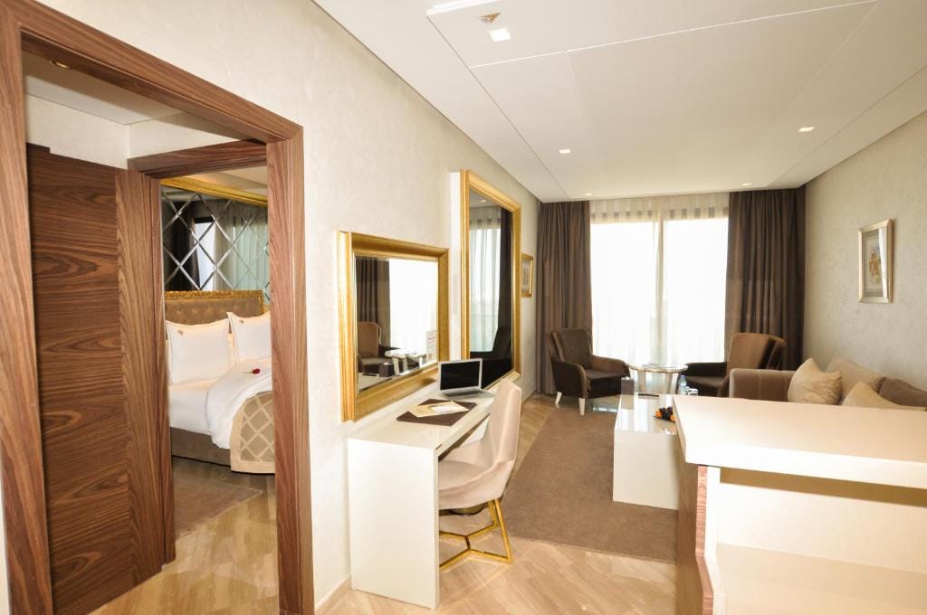 Suite Hotel Casa Diamond — 3