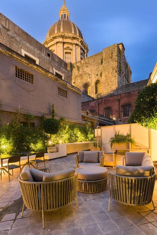 BASTIÒ PRIVATE SUITES — 1