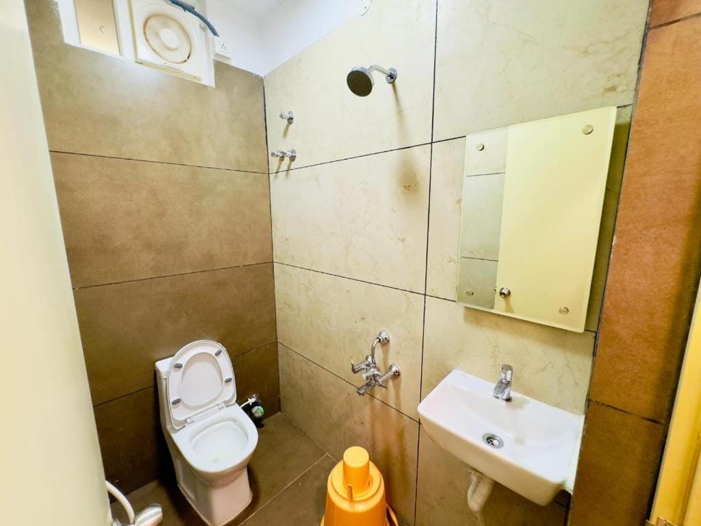 GREENS INN near Madras High Court and Harbour Chennai Port — 5