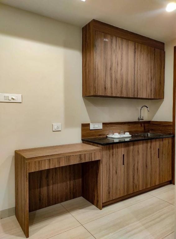 RR Mount Elite Suites — 4