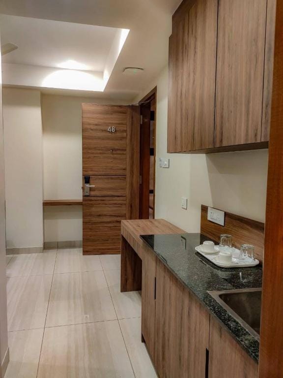 RR Mount Elite Suites — 5