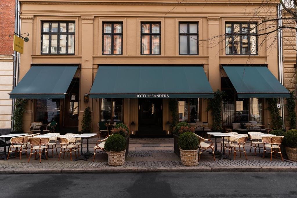 Hotel Sanders — 1