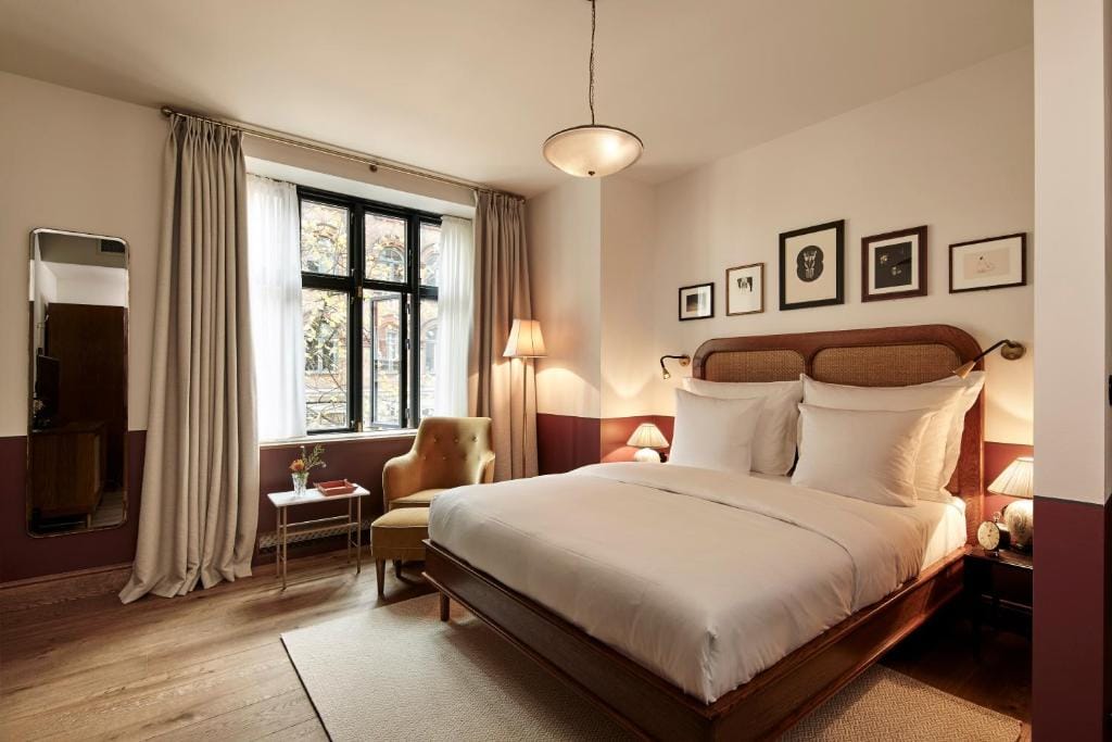 Hotel Sanders — 2