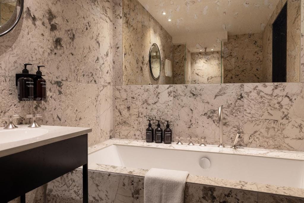 Hypernym Hotel & Suites — 3
