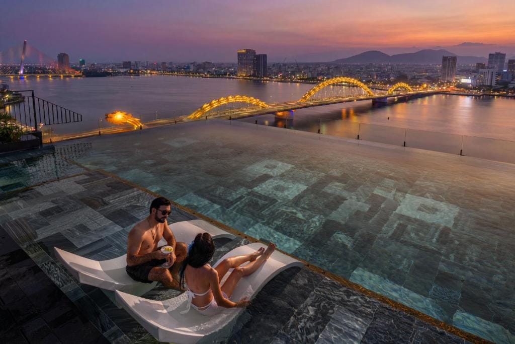 Caro Premium Danang Hotel — 1