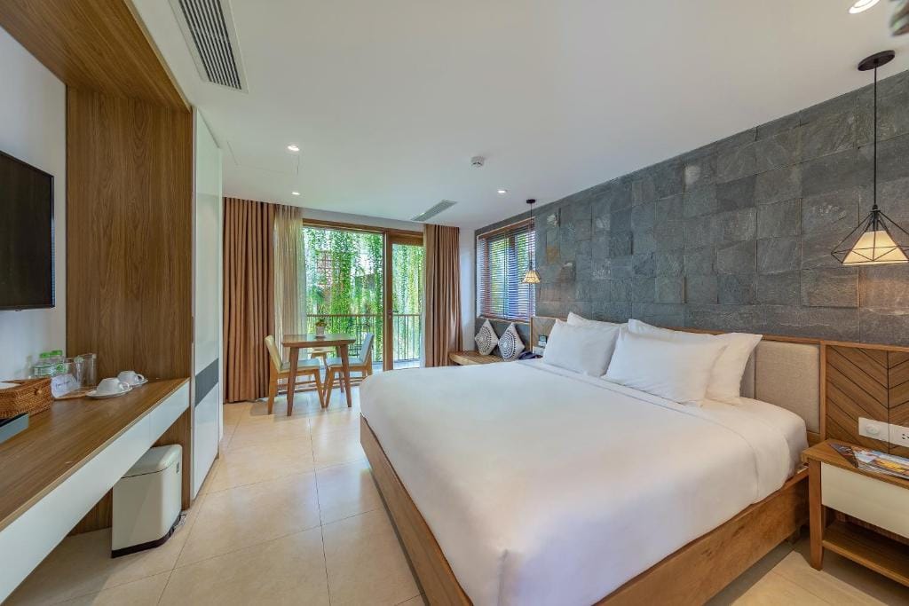 Ponte Boutique Da Nang — 2