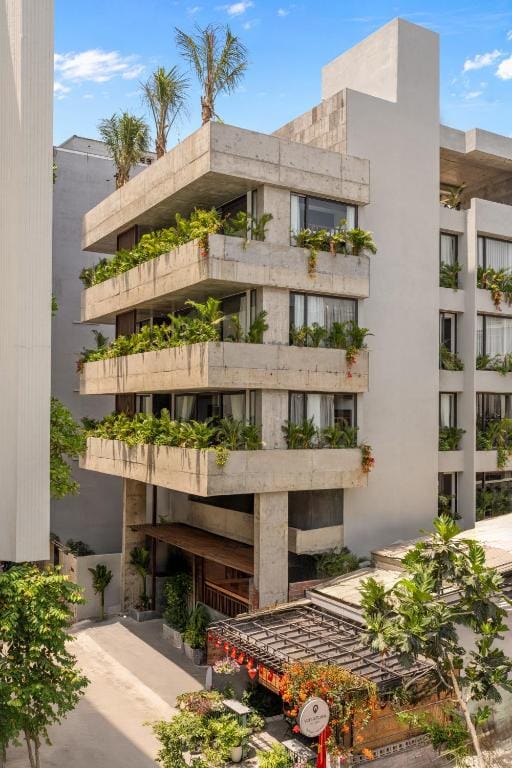 Thè HEM Hotel and Apartment — 3