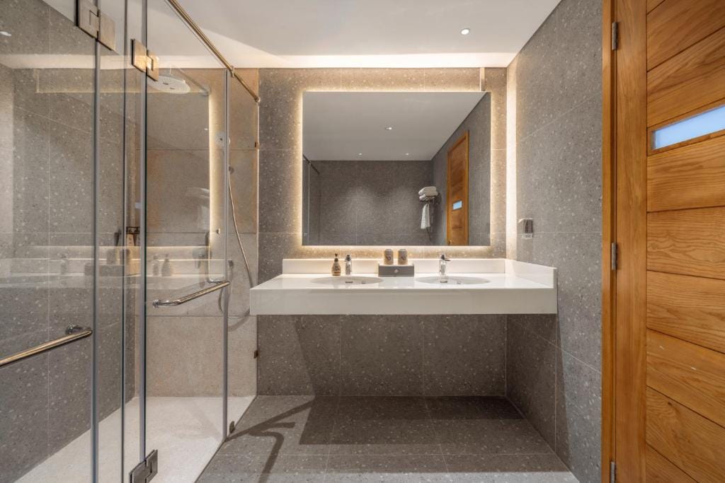 Vernal Hotel & Apartment Da Nang — 3