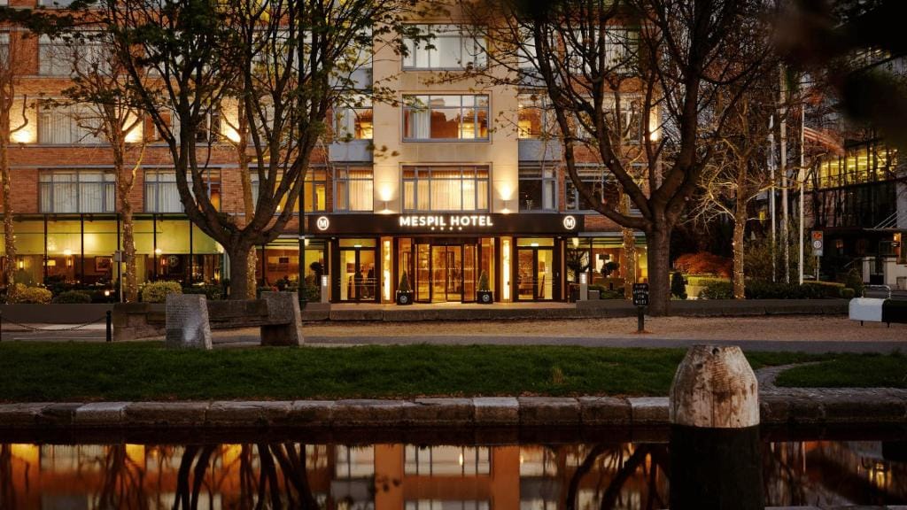 Mespil Hotel — 1