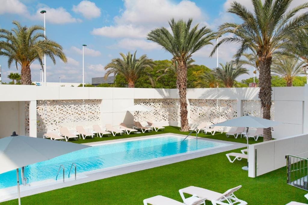 Port Elche — 2