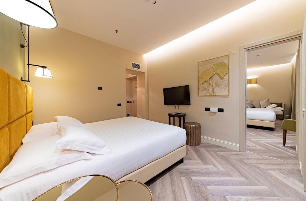 Hotel Astoria — 1