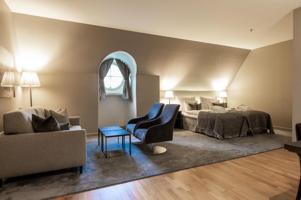 Clarion Hotel Post — 4