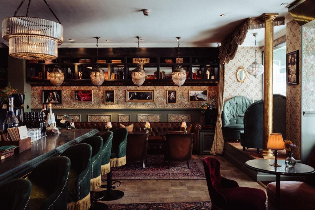 Hotel Pigalle — 1