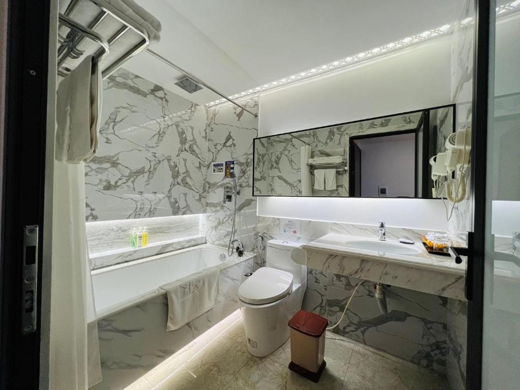 Azumaya Hotel Hai Phong — 3