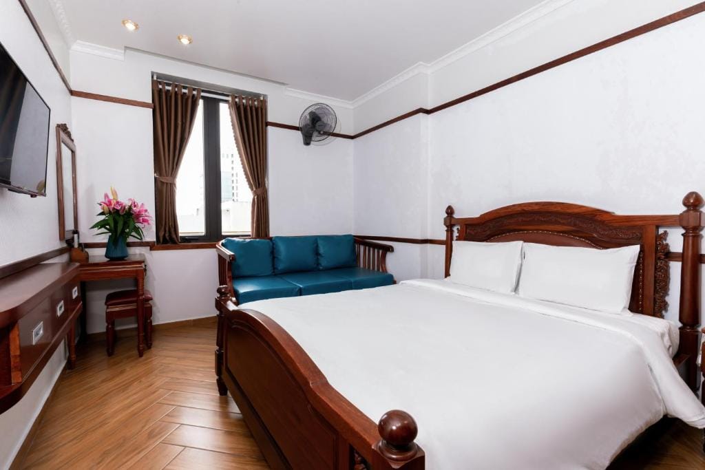 The Eastern Hotel - CatBi Airport — 4