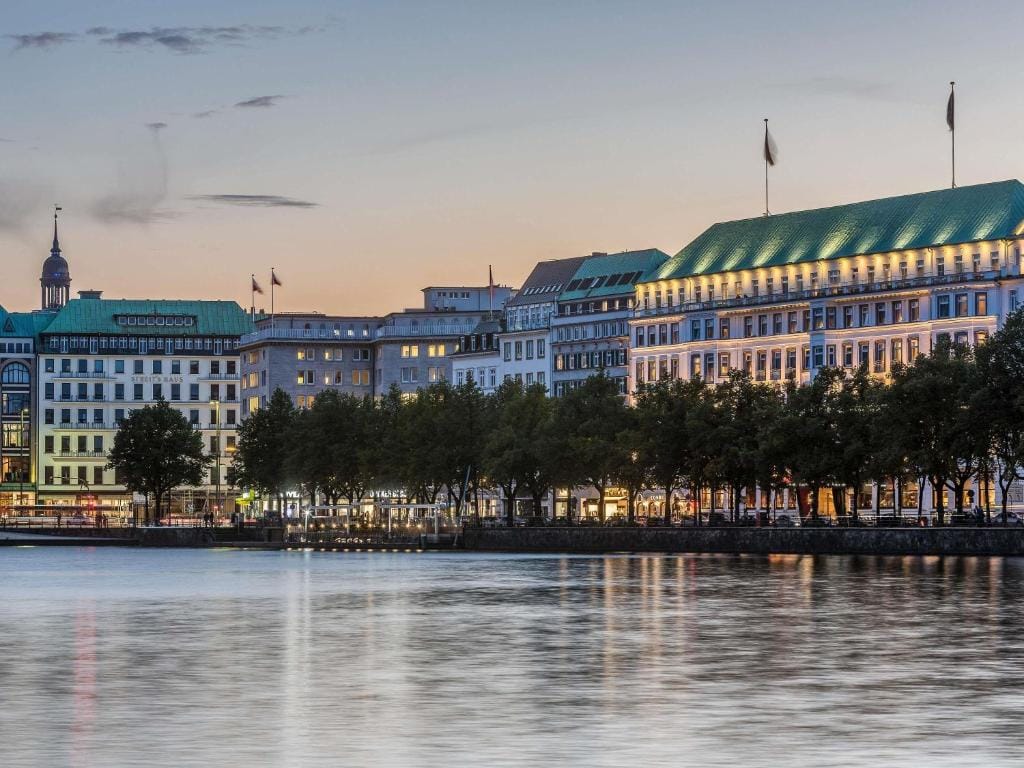 Fairmont Hotel Vier Jahreszeiten — 2